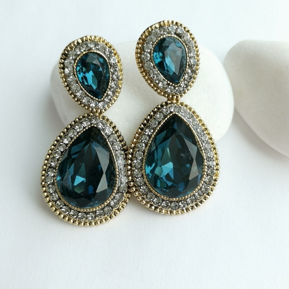Blue crystal statement NEW